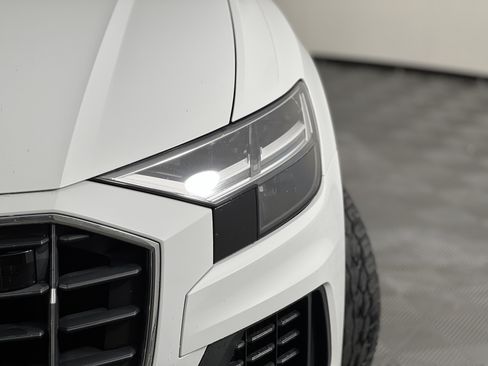 Used 2019 Audi Q8 Premium Plus w/ Premium Plus AWD/4WD image 7