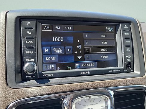 Used 2015 Chrysler Town & Country Touring w/ Driver Convenience Group FWD image 23