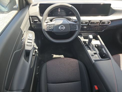 New 2026 Nissan Sentra SR w/ Floor Mat Package FWD image 18