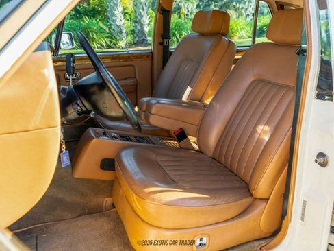 Used 1990 Rolls-Royce Silver Spur II image 32