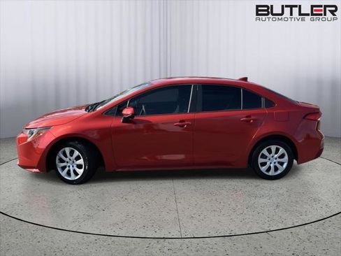 Certified 2021 Toyota Corolla LE image 2