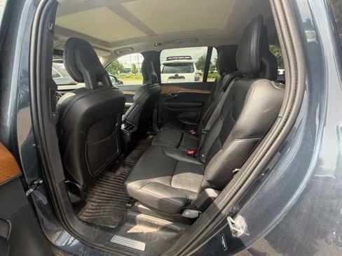 Used 2021 Volvo XC90 T6 Momentum w/ Climate Package AWD/4WD image 14
