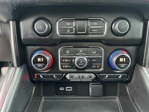 Used 2024 Chevrolet Suburban RST w/ Luxury Package image 35