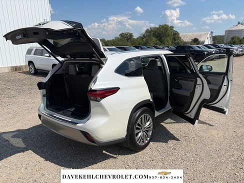 Used 2021 Toyota Highlander Platinum AWD/4WD image 27