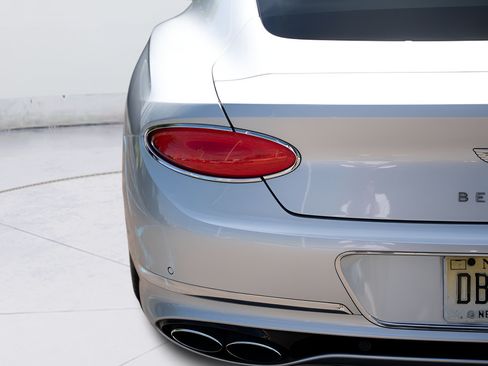 Used 2020 Bentley Continental GT AWD/4WD image 16
