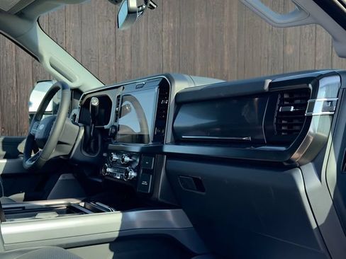 Used 2026 Ford F450 Lariat w/ Lariat Premium Package AWD/4WD image 18