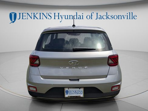 New 2025 Hyundai Venue SE FWD image 4