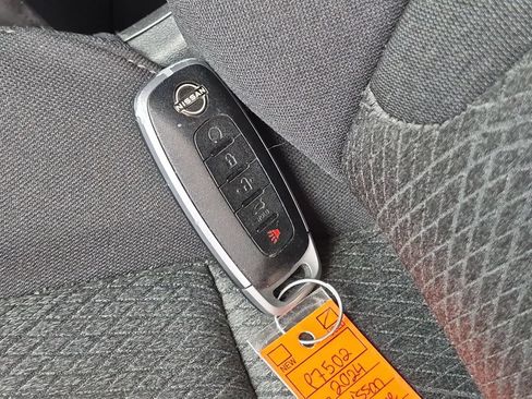 Certified 2024 Nissan Rogue SV FWD image 33