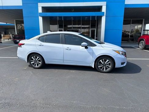 Used 2025 Nissan Versa SV w/ Trunk Package FWD image 3
