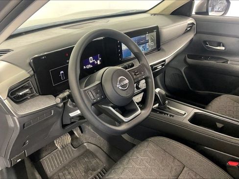 Certified 2025 Nissan Kicks SV w/ SV Premium Package AWD/4WD image 16