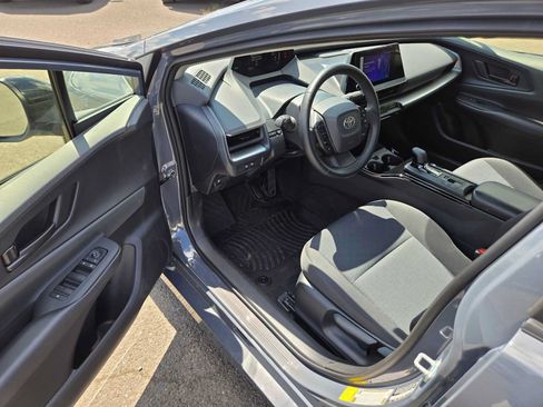 Used 2024 Toyota Prius LE AWD/4WD image 20
