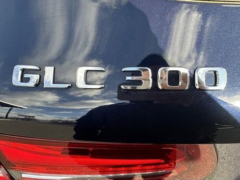 Used 2017 Mercedes-Benz GLC 300 4MATIC image 9