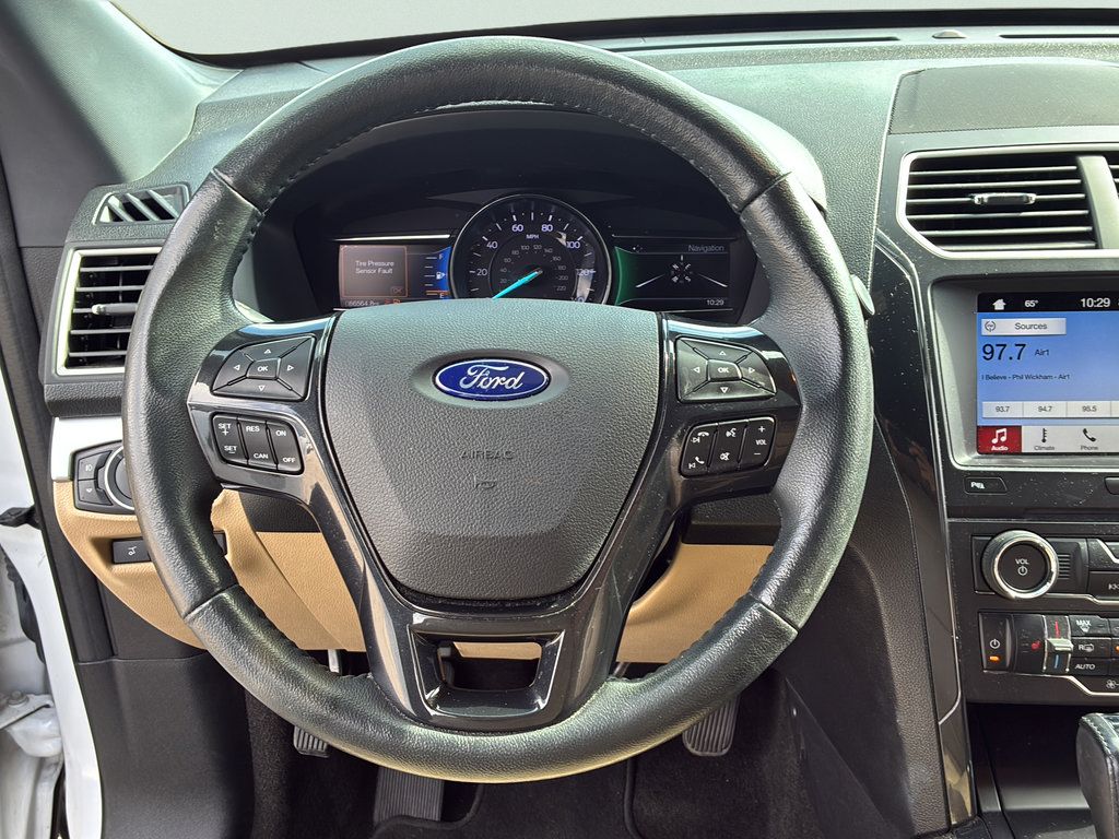 Used 2017 Ford Explorer XLT w/ Equipment Group 202A FWD image 28