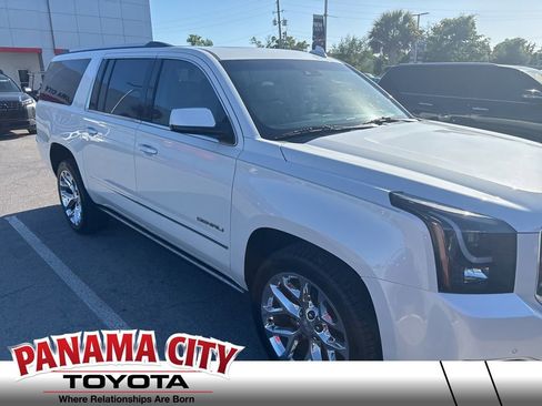 Used 2018 GMC Yukon XL Denali image 1