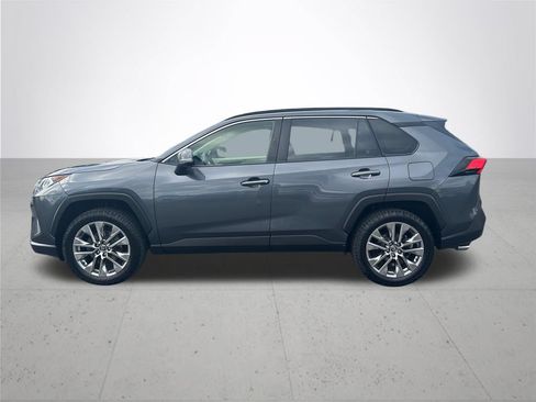 Used 2019 Toyota RAV4 XLE Premium w/ All Weather Liner Package AWD/4WD image 10