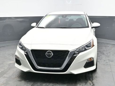 Used 2021 Nissan Altima 2.5 S image 2