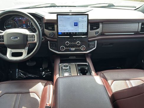 Used 2023 Ford Expedition Limited AWD/4WD image 9