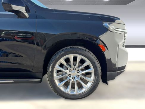 Used 2021 Chevrolet Suburban LT image 10