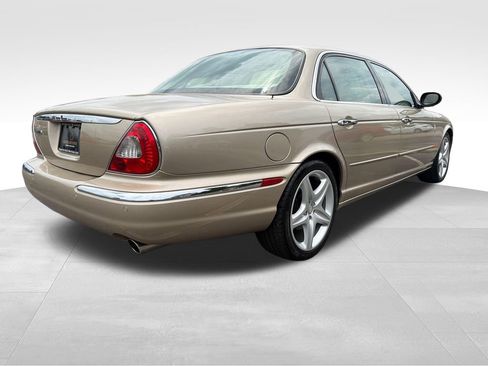 Used 2005 Jaguar XJ8 RWD image 5