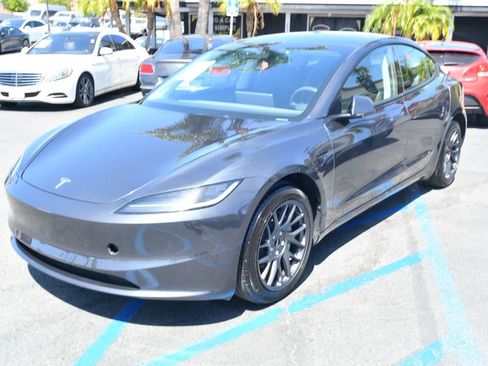 Used 2025 Tesla Model 3 Long Range RWD image 3