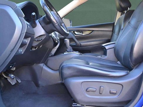 Used 2018 Nissan Rogue SL image 16