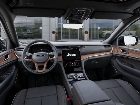 New 2025 Jeep Grand Cherokee Summit image 16