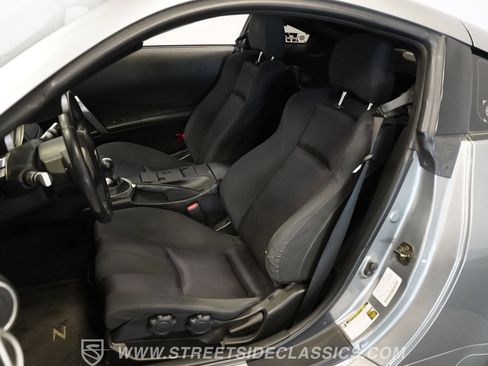 Used 2005 Nissan 350Z Coupe w/ (N93) Cargo Convenience Pkg image 39