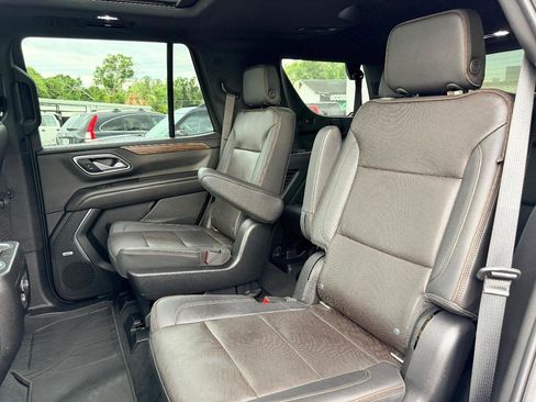 Used 2021 Chevrolet Tahoe High Country w/ Premium Package RWD image 14