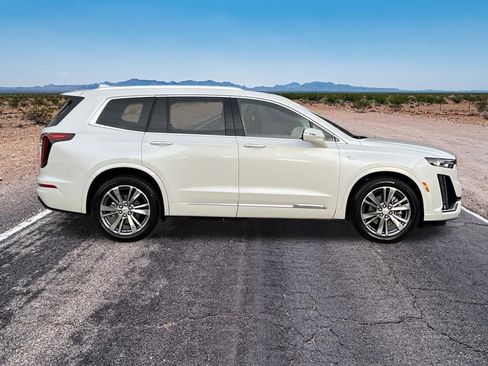 Certified 2025 Cadillac XT6 Premium Luxury image 4