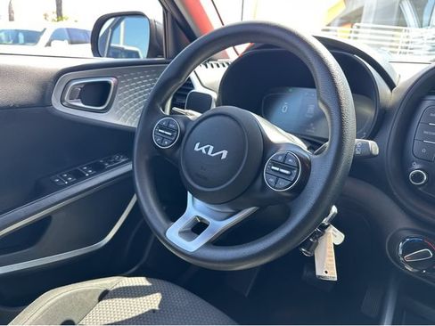 Used 2023 Kia Soul LX w/ Option Group 015 FWD image 18