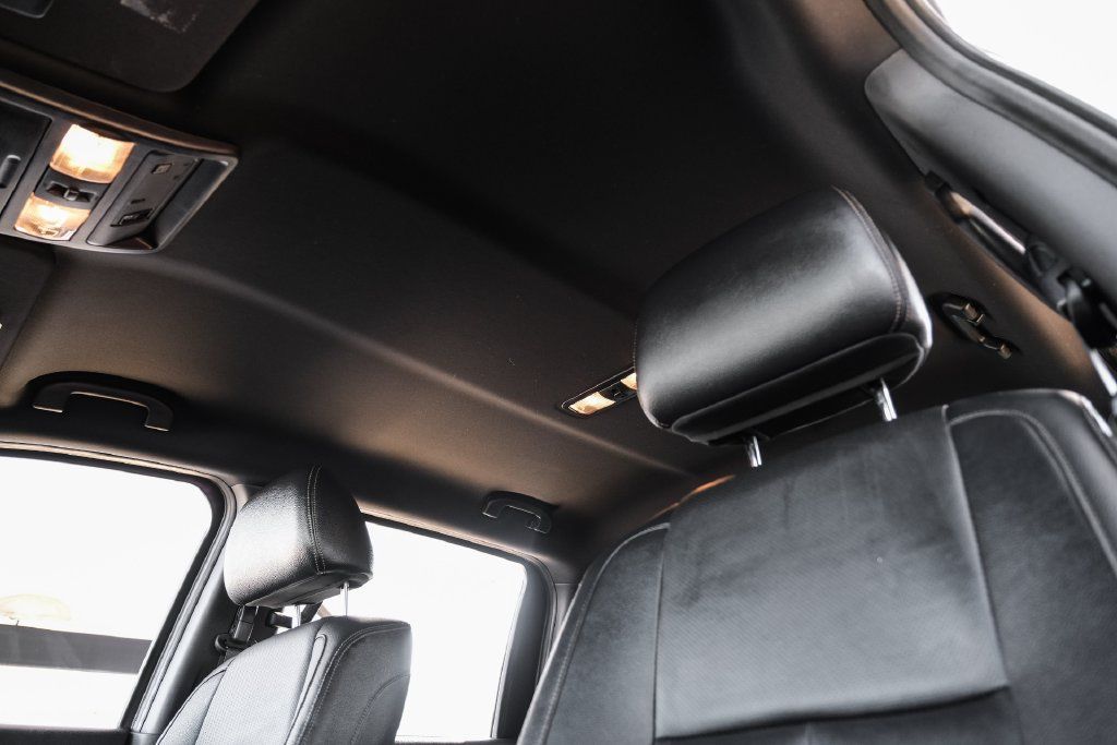 Used 2019 Nissan Titan SL w/ Midnight Edition RWD image 33
