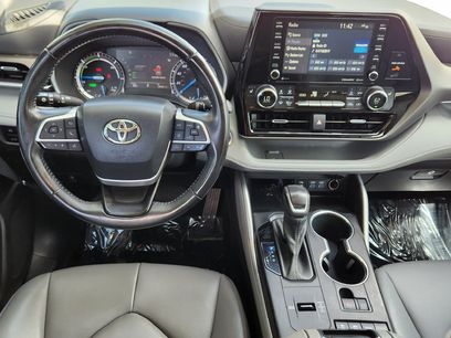 Used 2022 Toyota Highlander XLE