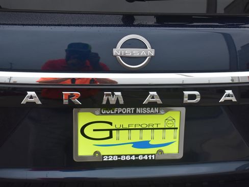 Used 2024 Nissan Armada SL w/ Captain's Chairs Package RWD image 8