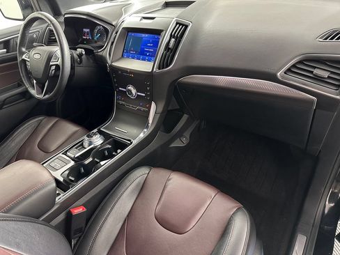Used 2020 Ford Edge Titanium w/ Equipment Group 301A AWD/4WD image 20