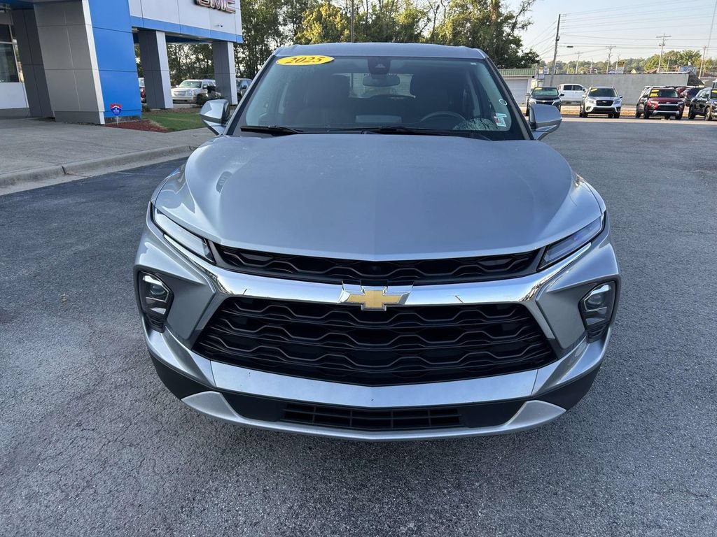 Used 2025 Chevrolet Blazer LT FWD image 9