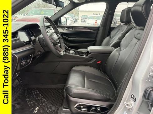 Used 2024 Jeep Grand Cherokee Overland w/ Advanced Protech Group III AWD/4WD image 3
