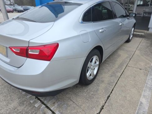 Used 2020 Chevrolet Malibu LS w/ LPO, Convenience Package 1 image 9