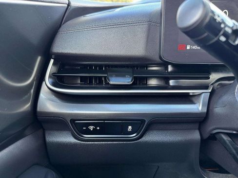 Used 2025 Kia Carnival SX w/ SX Dark Edition Package image 22