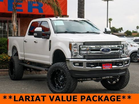 Used 2019 Ford F250 Lariat w/ Chrome Package image 2