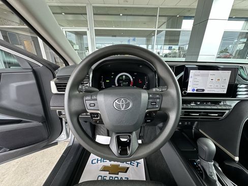 Used 2025 Toyota Camry LE FWD image 12
