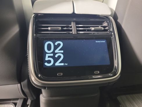 Used 2024 Rivian R1S Adventure image 30