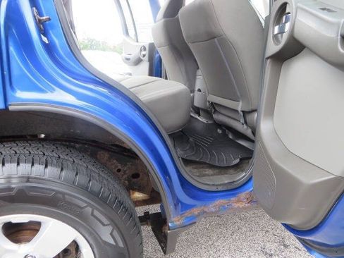 Used 2013 Nissan Xterra S AWD/4WD image 23