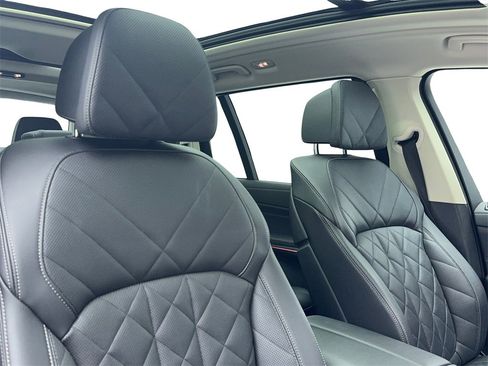 Used 2024 BMW X7 xDrive40i image 46