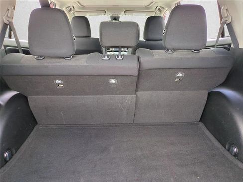 Used 2018 Toyota RAV4 XLE FWD image 6