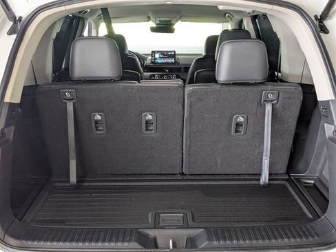 Used 2024 Honda Pilot EX-L image 5