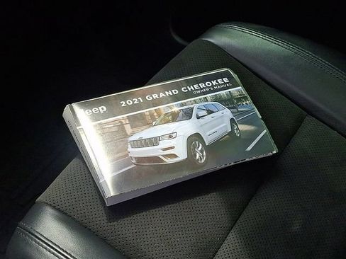 Used 2021 Jeep Grand Cherokee Laredo X AWD/4WD image 25