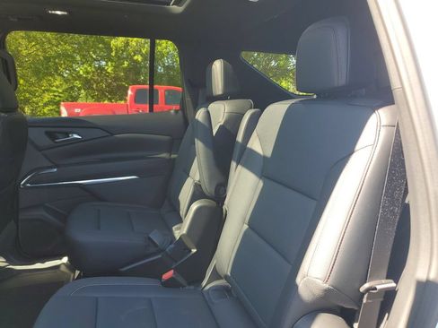 Used 2026 Chevrolet Traverse Z71 w/ Driver Confidence Package AWD/4WD image 12