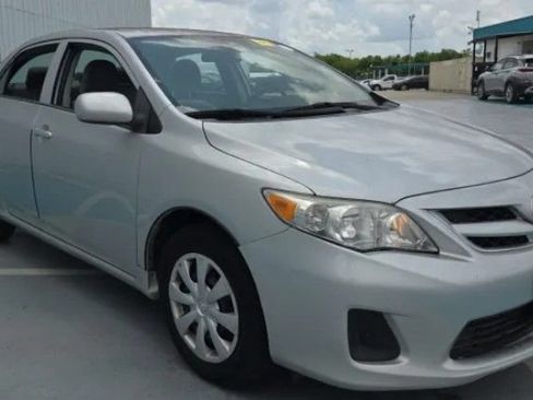 Used 2013 Toyota Corolla L FWD image 1
