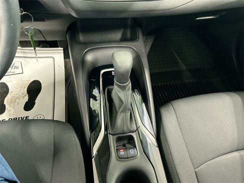 Used 2022 Toyota Corolla LE image 17