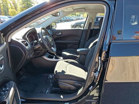 Used 2018 Jeep Compass Sport image 14